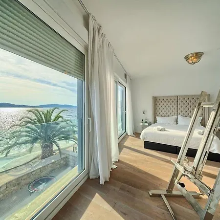 Tatinja A6 Village Trogir